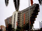 Тунис, отель в виде перевернутой пирамиды