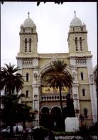 Тунис, Католический храм в центре города.